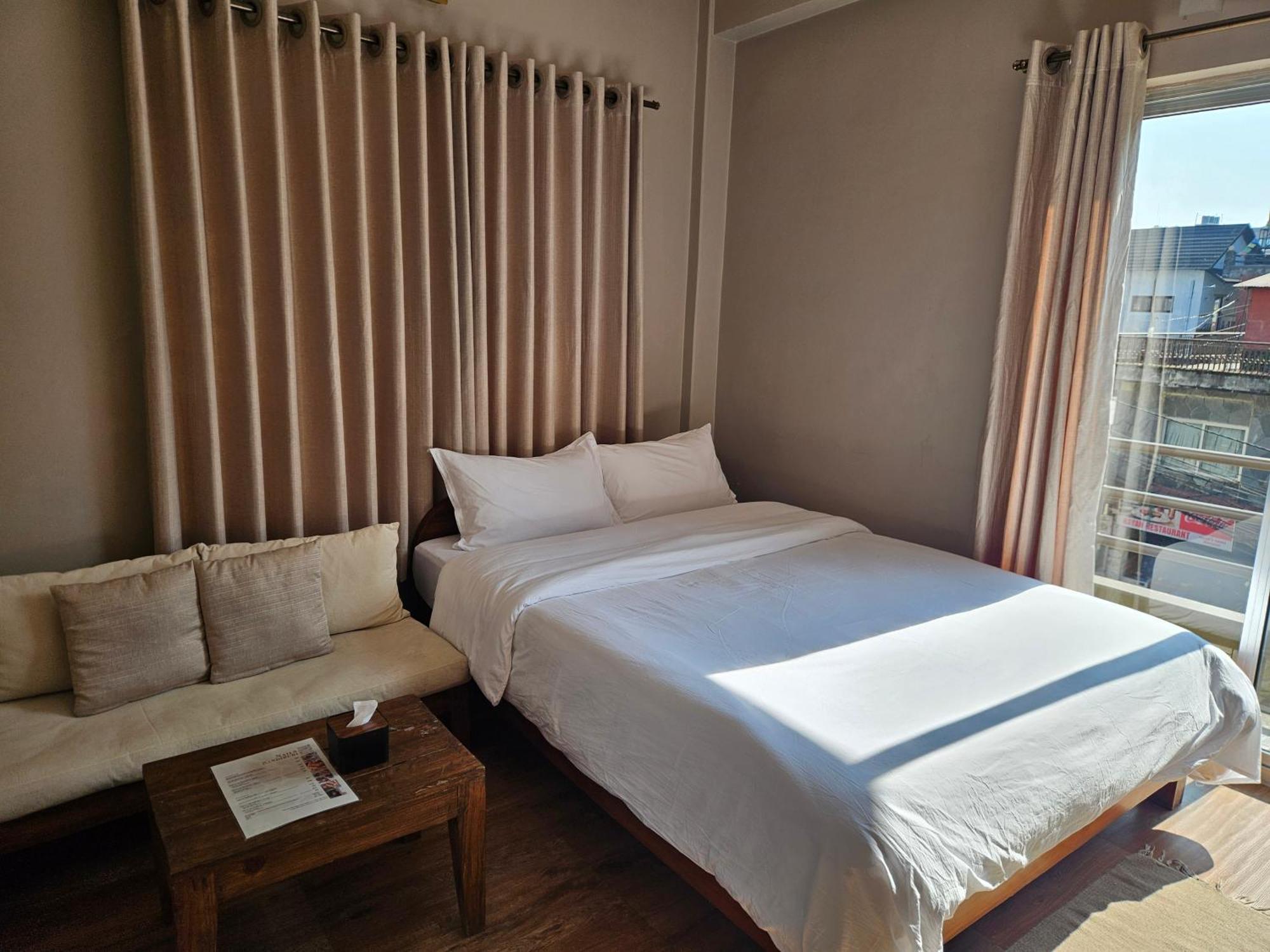 Hotel Blossom بوكْرا المظهر الخارجي الصورة